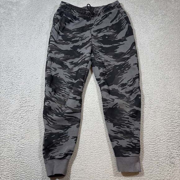 Nike Men's Sz M Sportswear Tech Fleece Pants Camo Iron Gray CU4497 068 - Picture 1 of 9